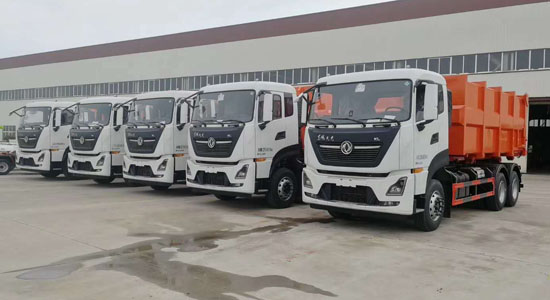 天龍勾臂式垃圾車