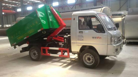 福田勾臂式垃圾車(chē)☆馭菱
