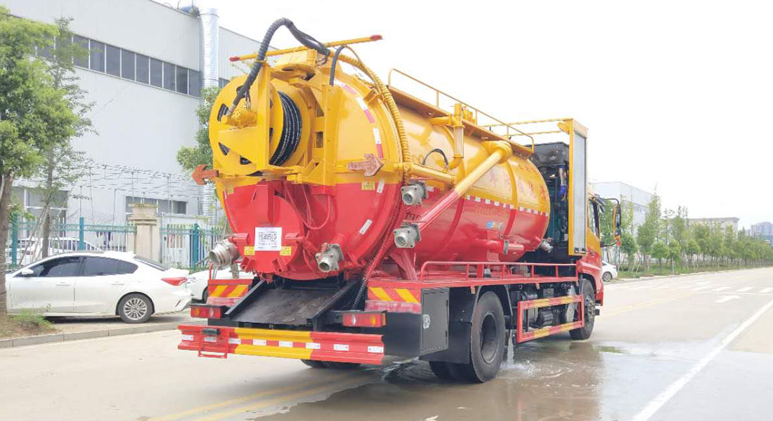 東風(fēng)天錦清洗吸污車(chē)（15立方）