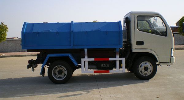 多利卡密封式垃圾車