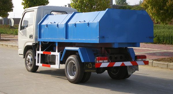 多利卡密封式垃圾車