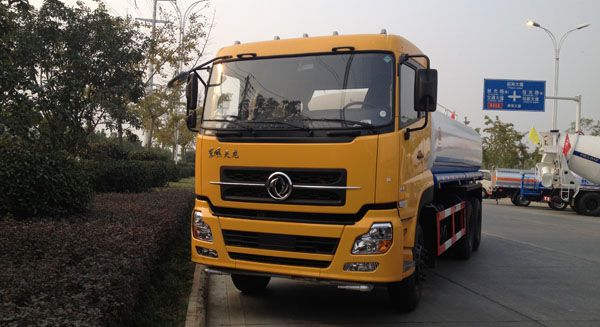 東風(fēng)天龍后雙橋?yàn)⑺? border=