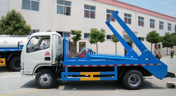 東風(fēng)擺臂式垃圾車☆輕型