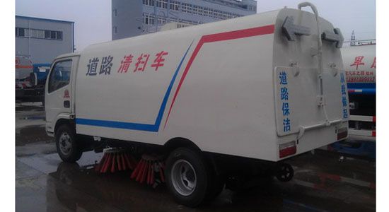 東風(fēng)福瑞卡掃路車