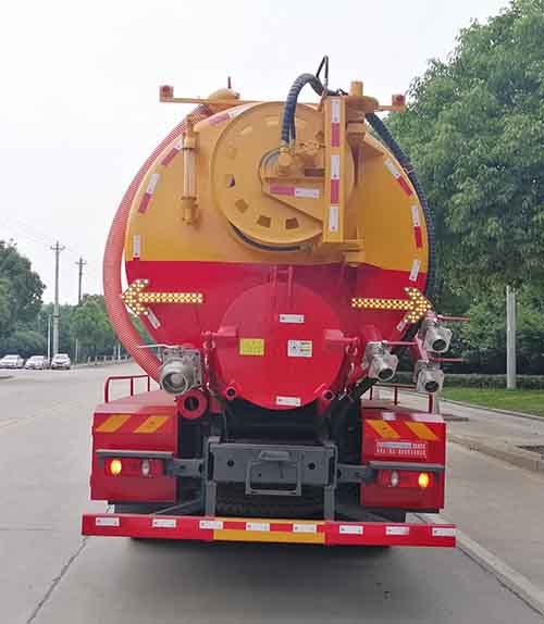 東風(fēng)錦程后八輪清洗吸污車