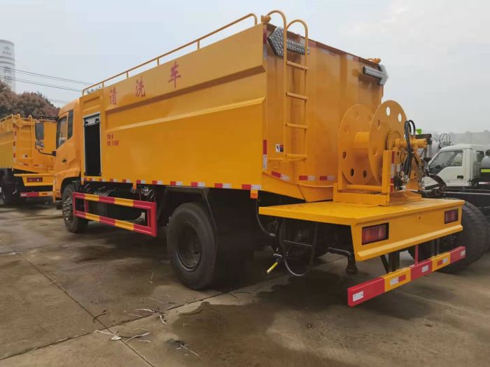 東風(fēng)天錦15方高壓清洗車(chē)