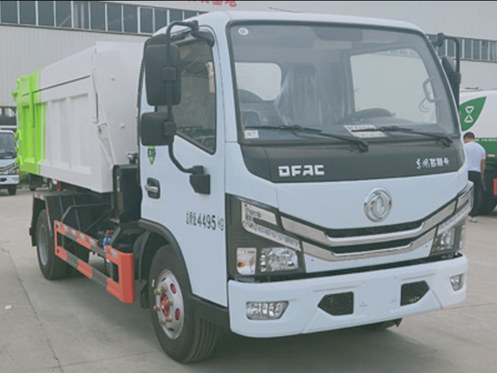 多利卡建筑垃圾清運車