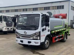 國(guó)六5立方東風(fēng)D6 灑水車(chē)
