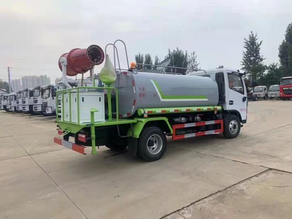 國六5立方東風(fēng)D6 灑水車