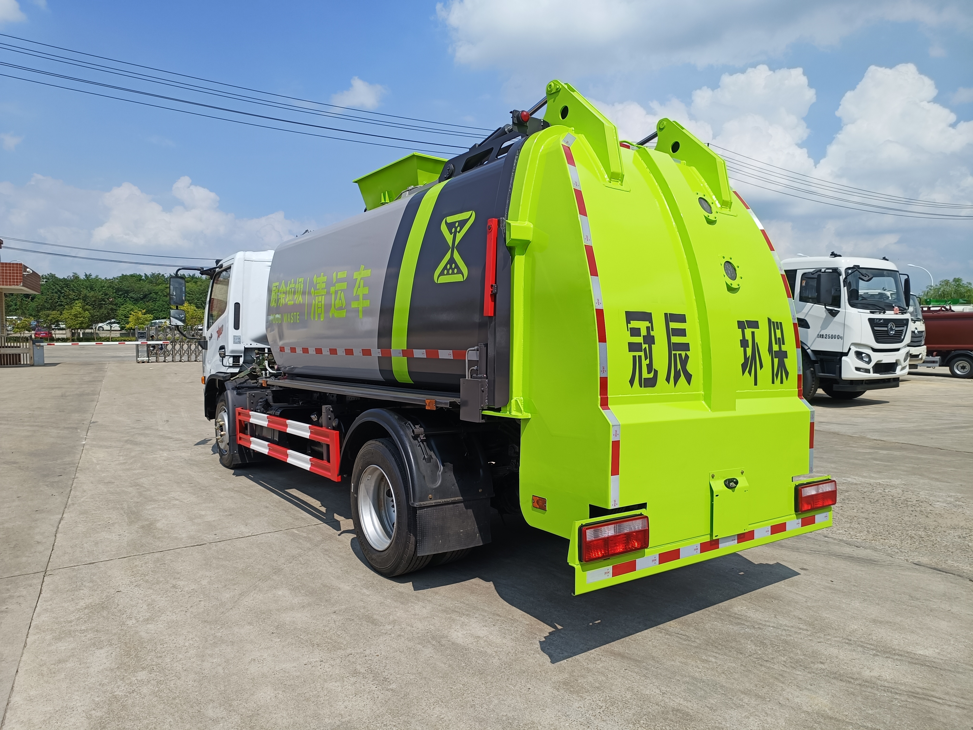 多利卡餐廚垃圾車—m3